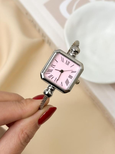 ساعت مچی زنانه بنگل بند سیلور صفحه صورتی