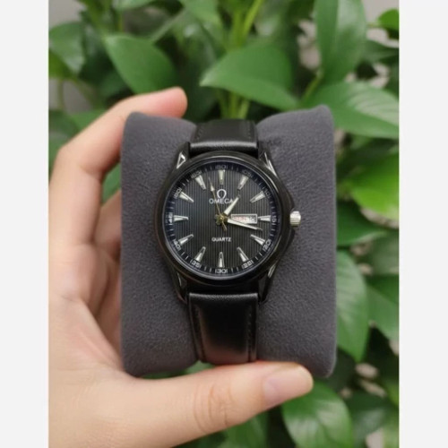 ساعت مچی مردانه امگا بند چرم درجه یک دوتقویم رنگ ثابت کیفیت بینظیر