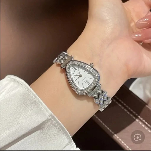ساعت مچی زنانه هانگری رنگ ثابت قاب نگین کیفیت بینظیر
